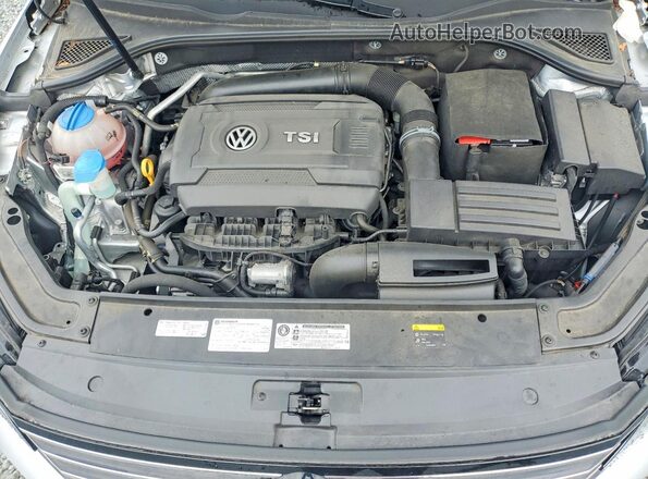 1VWAT7A34HC058567 2017 VOLKSWAGEN PASSAT Silver Вид задньої частини салону