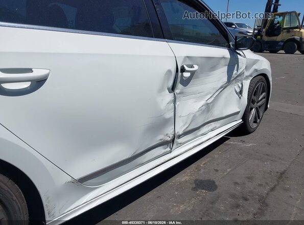 1VWAT7A35GC059452 2016 VOLKSWAGEN PASSAT White Rear interior view