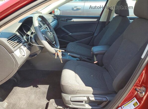 1VWAT7A35HC058769 2017 VOLKSWAGEN PASSAT Red 