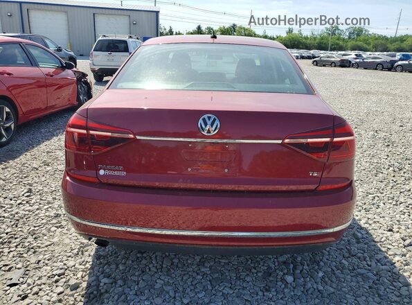 1VWAT7A35HC058769 2017 VOLKSWAGEN PASSAT Red 