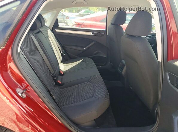 1VWAT7A35HC058769 2017 VOLKSWAGEN PASSAT Red 
