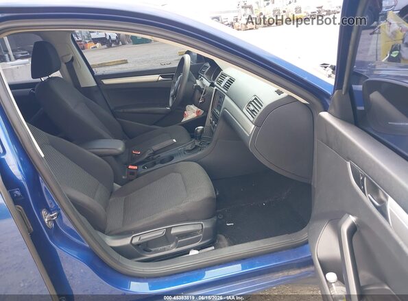 1VWAT7A36HC075290 2017 VOLKSWAGEN PASSAT Blue Սալոնի դիմացի տեսք