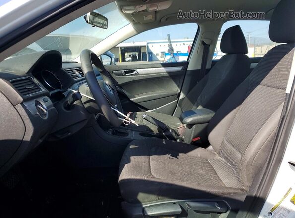 1VWAT7A38HC005113 2017 VOLKSWAGEN PASSAT Белый 