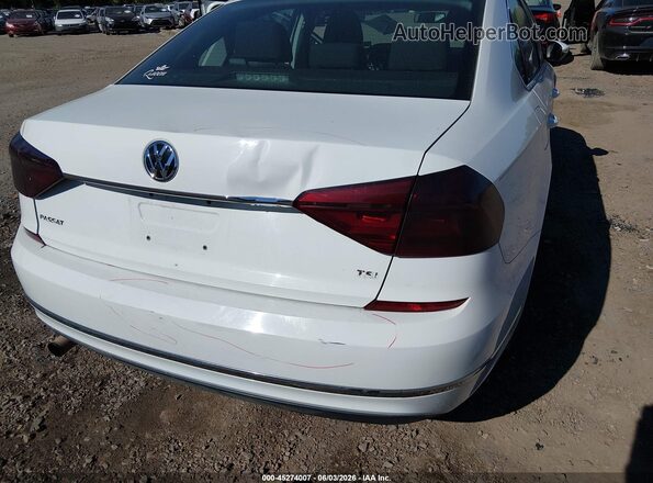 1VWAT7A39GC048115 2016 VOLKSWAGEN PASSAT White 