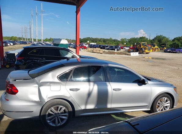 1VWAT7A39HC043692 2017 VOLKSWAGEN PASSAT Silver Սալոնի հետևի տեսք
