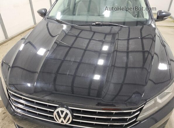 1VWAT7A39HC083075 2017 VOLKSWAGEN PASSAT Black 