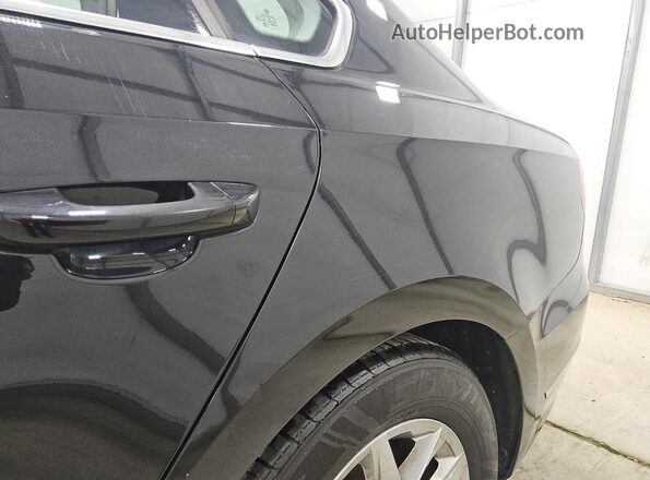 1VWAT7A39HC083075 2017 VOLKSWAGEN PASSAT Black 