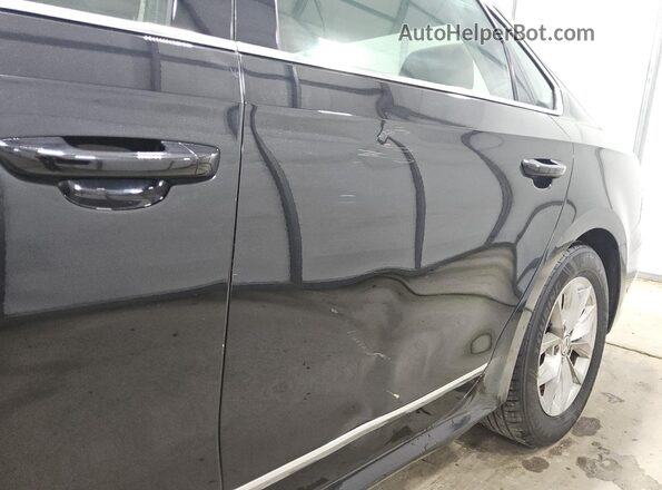 1VWAT7A39HC083075 2017 VOLKSWAGEN PASSAT Black 