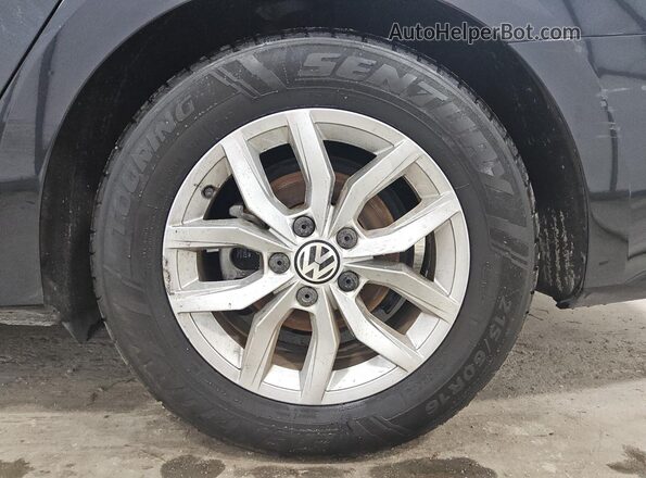 1VWAT7A39HC083075 2017 VOLKSWAGEN PASSAT Black 
