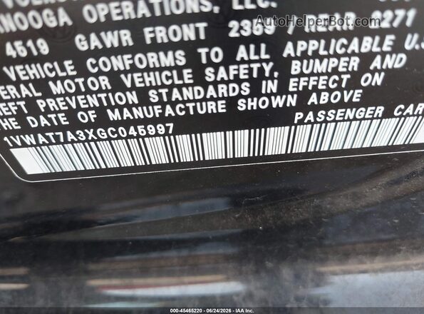 1VWAT7A3XGC045997 2016 VOLKSWAGEN PASSAT Black Widok komory silnika