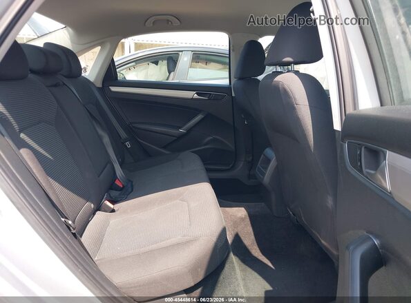1VWAT7A3XGC049287 2016 VOLKSWAGEN PASSAT Silver VIN կոդի պիտակի տեսք