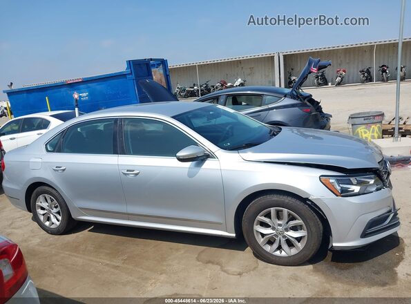1VWAT7A3XGC049287 2016 VOLKSWAGEN PASSAT Silver Սալոնի հետևի տեսք