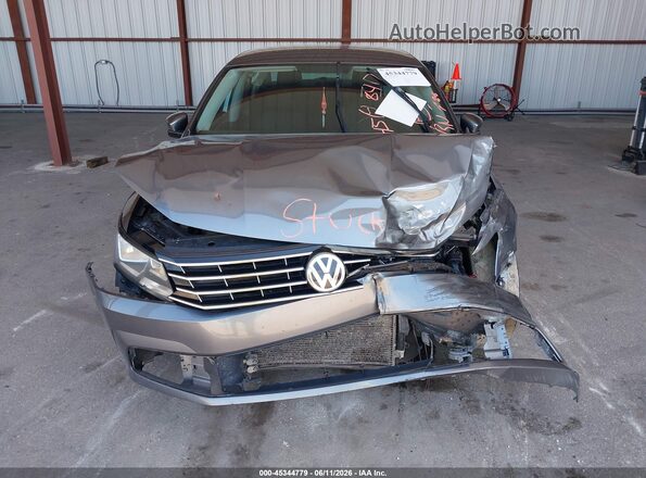1VWAT7A3XHC002407 2017 VOLKSWAGEN PASSAT Серый 