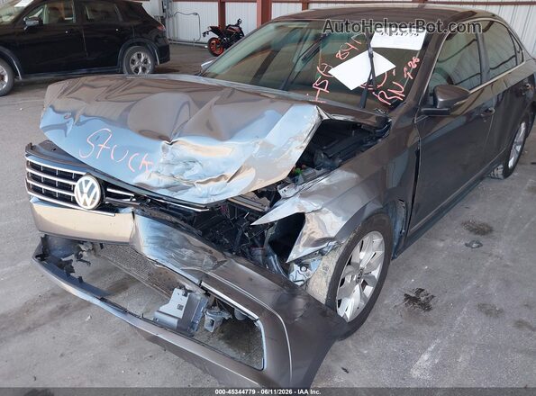 1VWAT7A3XHC002407 2017 VOLKSWAGEN PASSAT Серый 