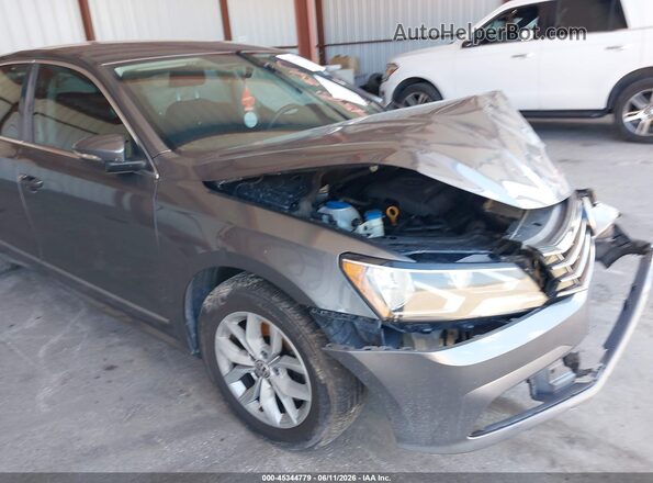 1VWAT7A3XHC002407 2017 VOLKSWAGEN PASSAT Серый 