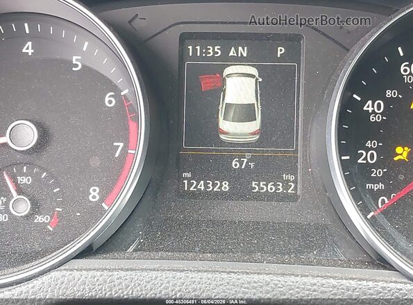 1VWBA7A30JC019152 2018 VOLKSWAGEN PASSAT Red 