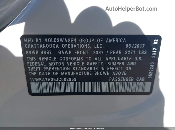 1VWBA7A35JC002959 2018 VOLKSWAGEN PASSAT White Widok komory silnika