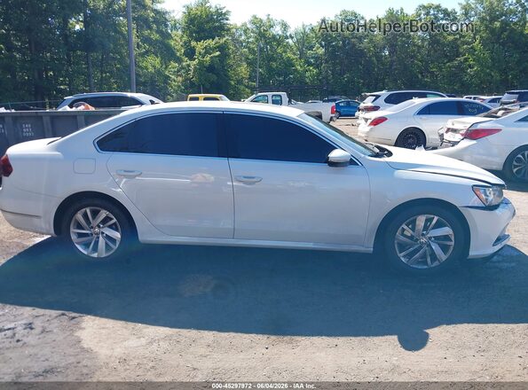 1VWBA7A35JC002959 2018 VOLKSWAGEN PASSAT White Widok wnętrza z tyłu