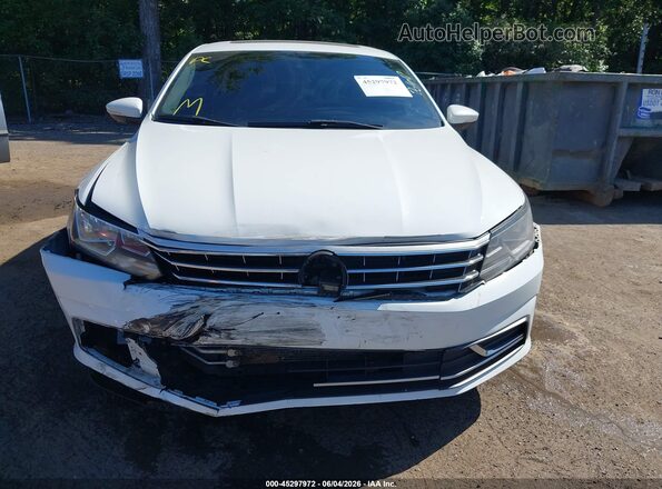 1VWBA7A35JC002959 2018 VOLKSWAGEN PASSAT White Widok zestawu wskaźników