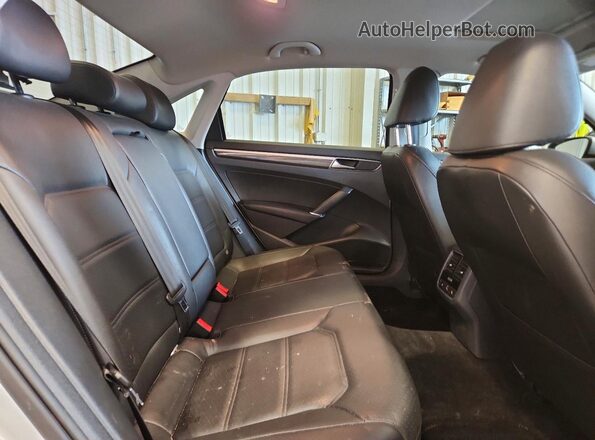 1VWBA7A35JC040319 2018 VOLKSWAGEN PASSAT Silver უკანა სავარძლების ხედი