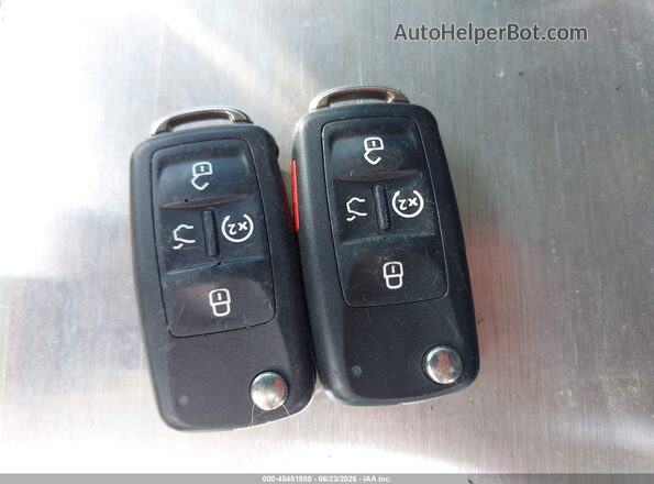 1VWBA7A36JC007894 2018 VOLKSWAGEN PASSAT White Vista del salpicadero