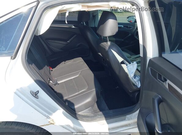 1VWBA7A36JC007894 2018 VOLKSWAGEN PASSAT White Vista de la etiqueta del VIN