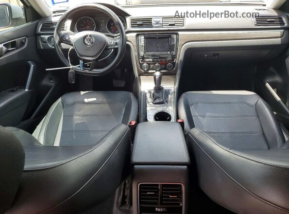 1VWBA7A36JC013050 2018 VOLKSWAGEN PASSAT Silver Vista del salpicadero