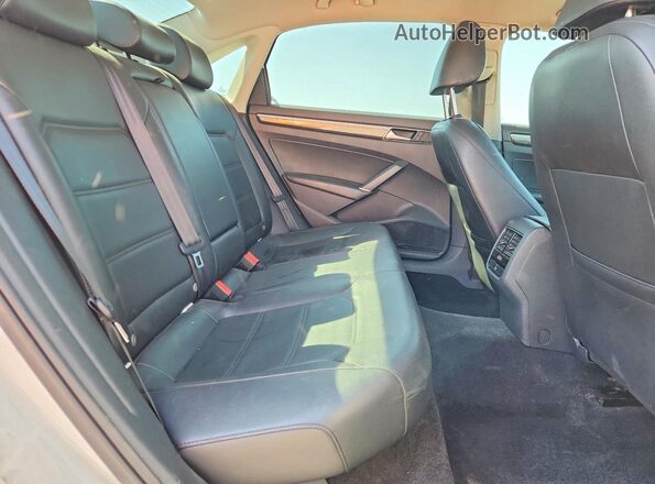 1VWBS7A30GC016502 2016 VOLKSWAGEN PASSAT Белый 
