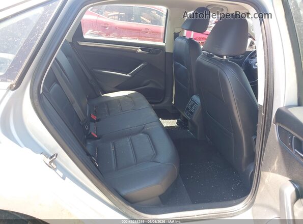 1VWBS7A3XGC049958 2016 VOLKSWAGEN PASSAT Silver Вид наклейки з VIN-кодом