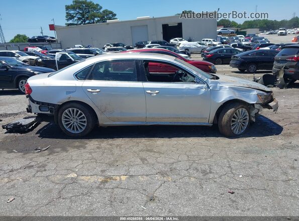 1VWBS7A3XGC049958 2016 VOLKSWAGEN PASSAT Silver Вид задньої частини салону