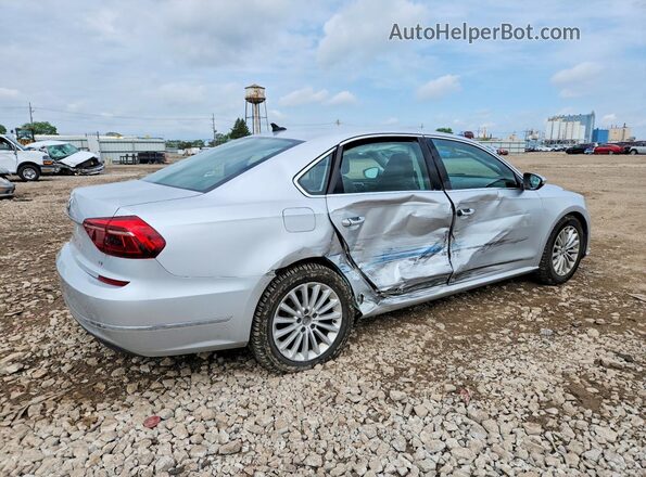 1VWBT7A33HC030487 2017 VOLKSWAGEN PASSAT Серебряный 