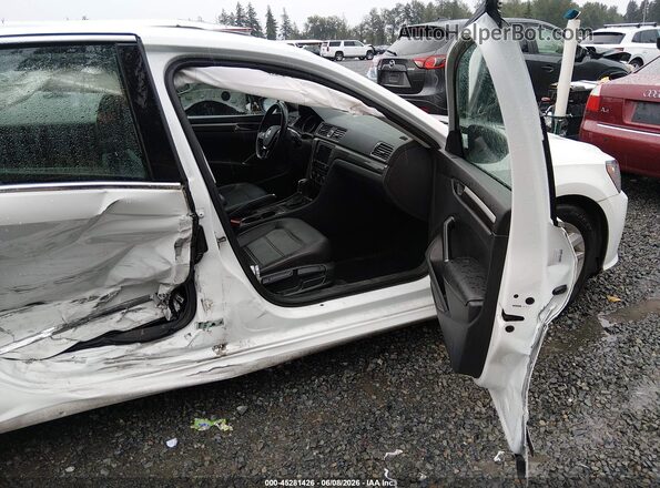 1VWBT7A33HC079169 2017 VOLKSWAGEN PASSAT White Widok wnętrza z przodu
