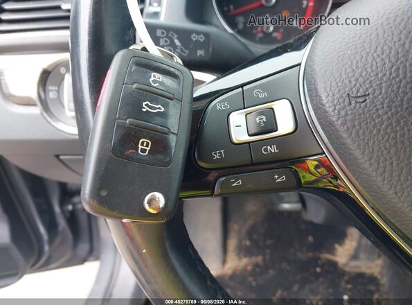 1VWBT7A35GC016802 2016 VOLKSWAGEN PASSAT Gray Dashboard view