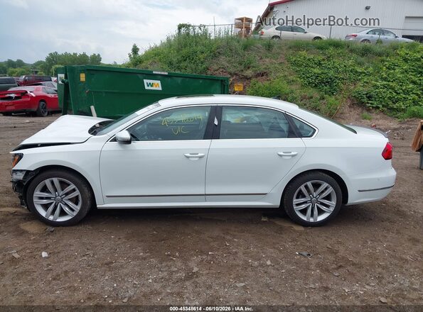 1VWCM7A36GC015675 2016 VOLKSWAGEN PASSAT White 