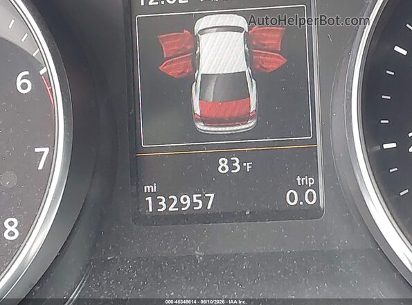1VWCM7A36GC015675 2016 VOLKSWAGEN PASSAT White 