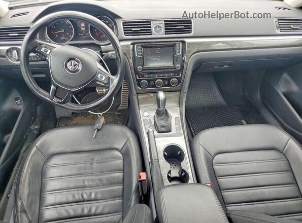 1VWCT7A30HC016163 2017 VOLKSWAGEN PASSAT Silver Dashboard view