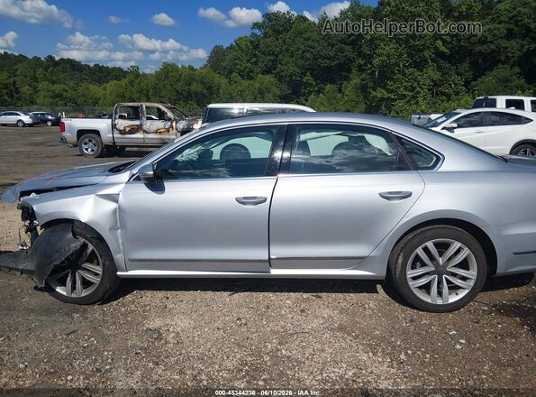 1VWCT7A30HC073088 2017 VOLKSWAGEN PASSAT Серебряный 