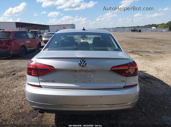1VWCT7A30HC073088 2017 VOLKSWAGEN PASSAT Серебряный 