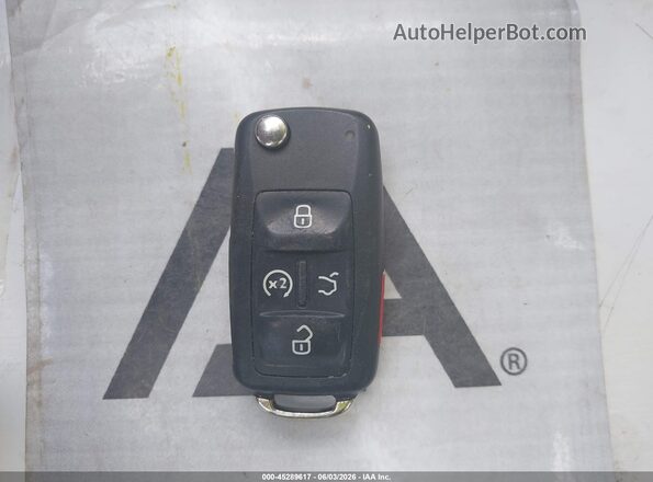 1VWCT7A31HC038267 2017 VOLKSWAGEN PASSAT White Вид панелі приладів