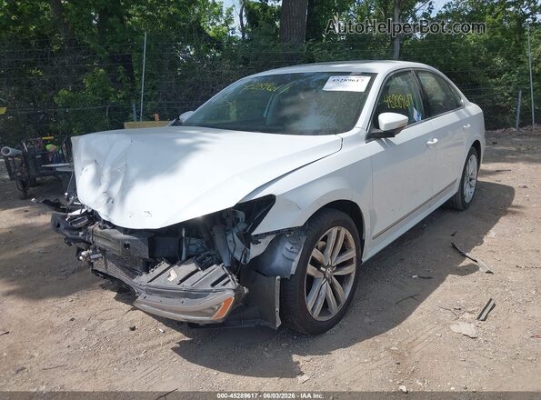 1VWCT7A31HC038267 2017 VOLKSWAGEN PASSAT White Вид спереду