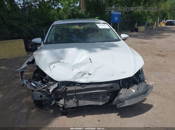 1VWCT7A31HC038267 2017 VOLKSWAGEN PASSAT White Вид щитка приладів
