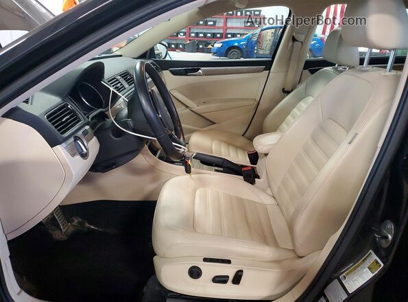1VWCT7A33HC042045 2017 VOLKSWAGEN PASSAT Black Вид салону спереду