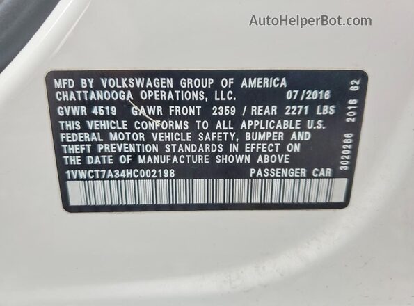 1VWCT7A34HC002198 2017 VOLKSWAGEN PASSAT White Вид підкапотного простору