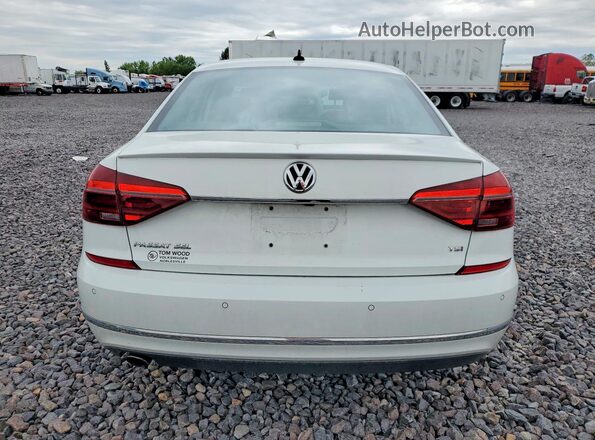1VWCT7A34HC002198 2017 VOLKSWAGEN PASSAT White Вид ззаду