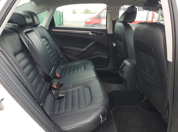 1VWCT7A34HC002198 2017 VOLKSWAGEN PASSAT White Вид задніх сидінь