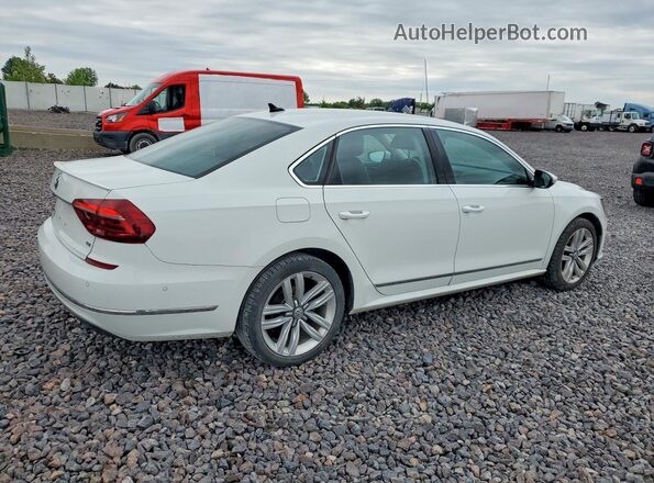1VWCT7A34HC002198 2017 VOLKSWAGEN PASSAT White Задня права чверть