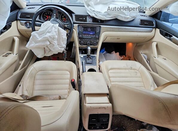1VWCT7A34HC026551 2017 VOLKSWAGEN PASSAT Black Widok deski rozdzielczej