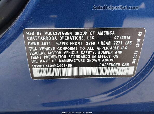 1VWDT7A30HC002459 2017 VOLKSWAGEN PASSAT Blue Widok komory silnika