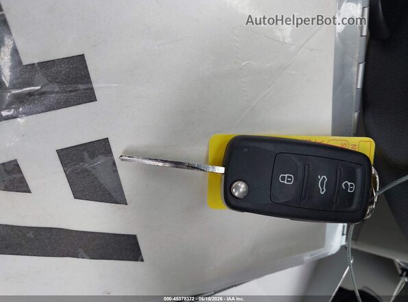 1VWDT7A30HC002459 2017 VOLKSWAGEN PASSAT Blue Widok deski rozdzielczej