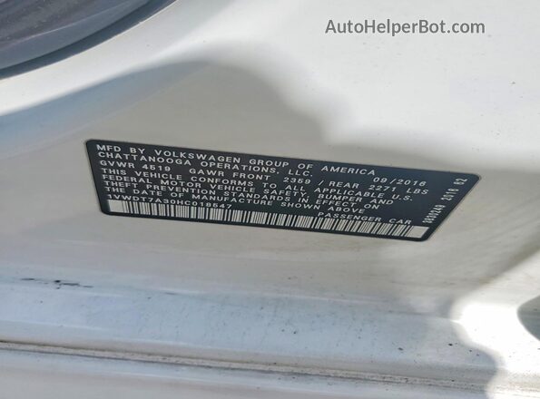 1VWDT7A30HC018547 2017 VOLKSWAGEN PASSAT White Vista del compartimento del motor